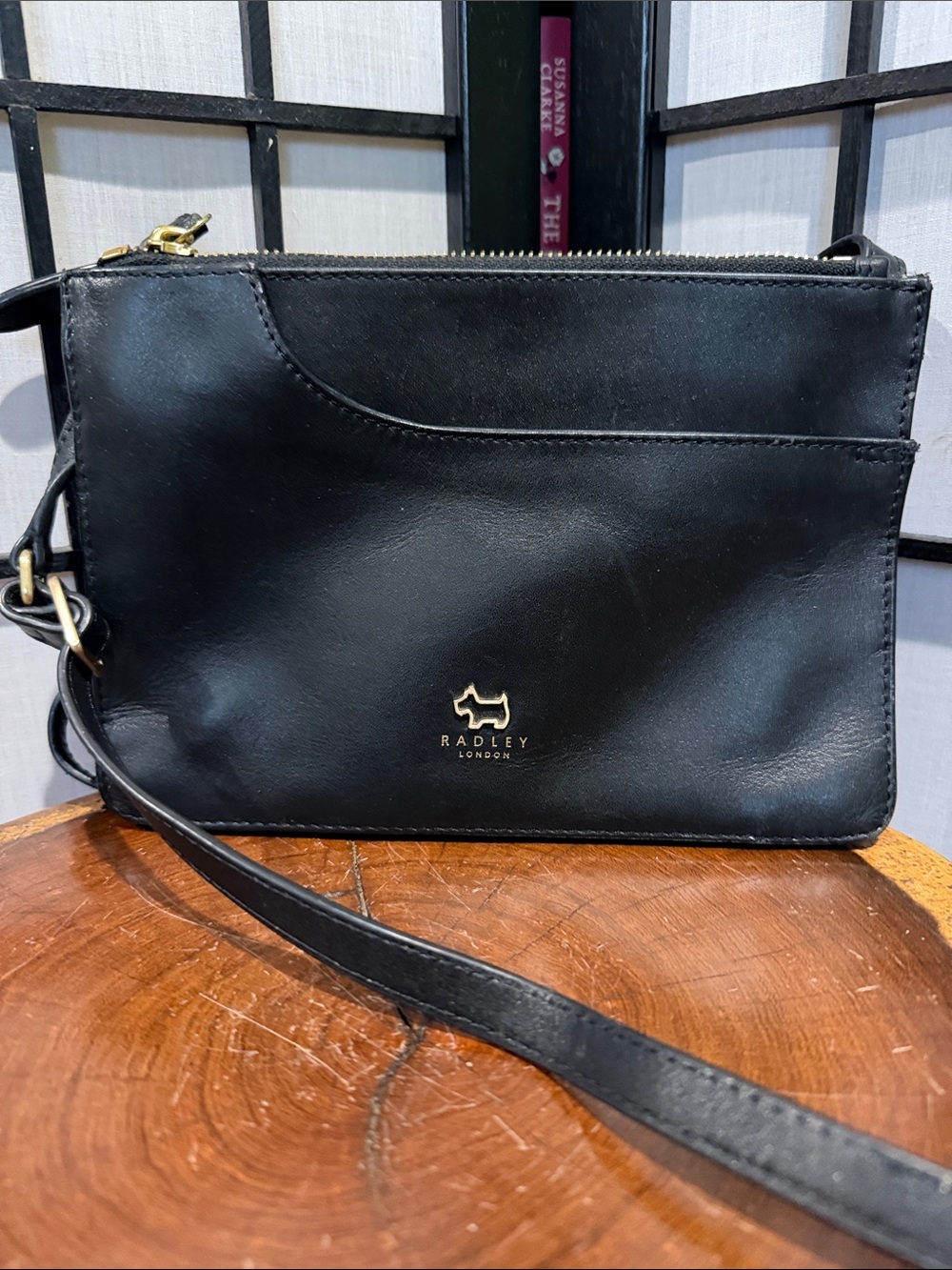 RADLEY LONDON Womens Handbag Pockets/Compartments 2 Zips Leather Black Crossbody